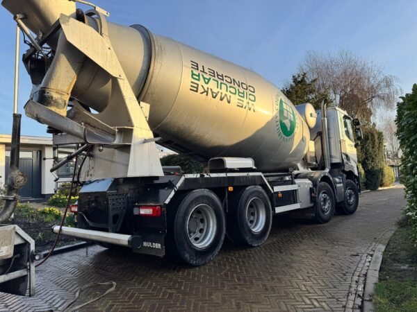 Betonwagen van Hagen bij een klus van goedkoopbetonbestellen.nl in Amstelveen