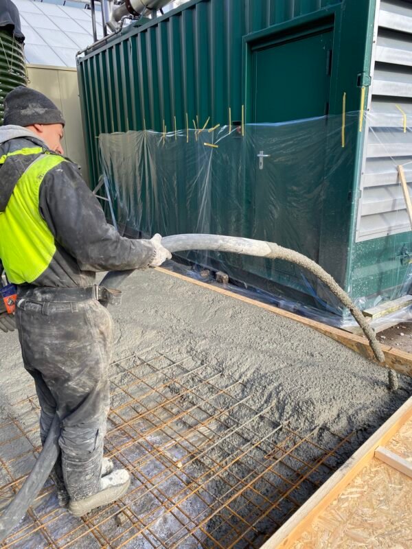 Jaco een van de sterkste krachten achter de betonpomp bij goedkoopbetonbestellen.nl